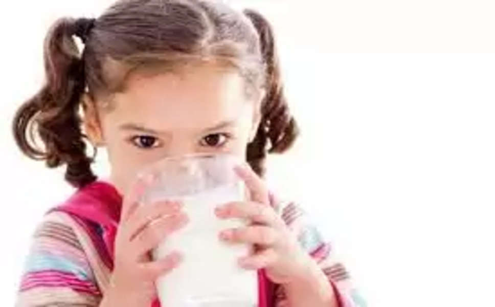 Child Health: दूध पीने में आना-कानी करता है बच्चा? तो दूध को इन 5 तरीकों से बनाएं हेल्दी और टेस्टी