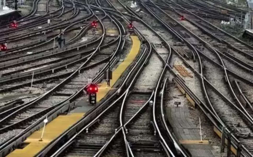 Train Track Shifting: आखिर अपने आप कैसे चेंज हो जाती हैं ट्रेन की पटरियां? ड्राइवर का नहीं होता कोई हाथ, फिर कौन एडजस्ट करता है ट्रैक