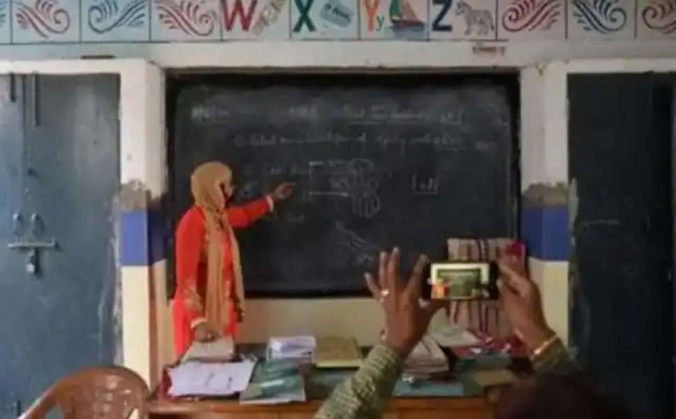 सहरसा में 100 अप्रशिक्षित शिक्षकों की जाएगी नौकरी: शिक्षा विभाग ने दिए निर्देश