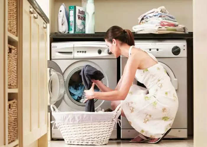Clothes Cleaning: ये Painkiller है 'कपड़ों का डॉक्टर', Washing Machine में डालेंगे तो मिलेगी सुपर सफेदी