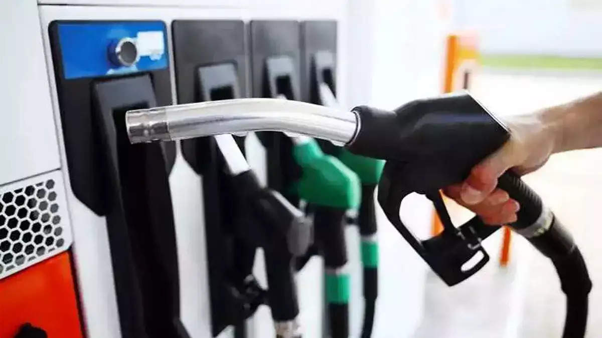 Petrol Diesel Price देश के कई राज्यों में पेट्रोल-डीजल के दामो में आई गिरावट, जाने आज का लेटेस्ट रेट
