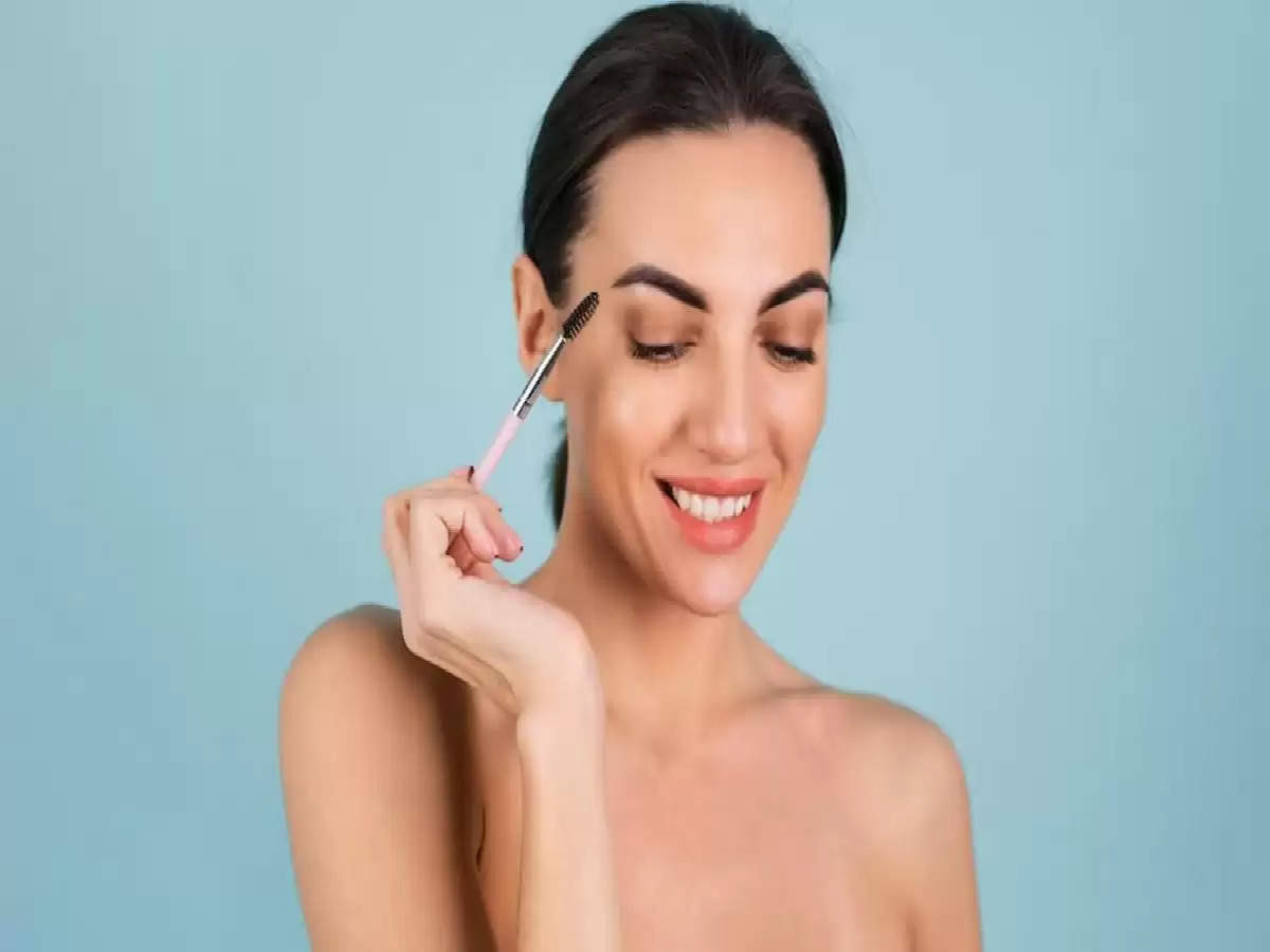 Beauty Care Tips: परफेक्ट शेप में बरकरार रहेंगी आईब्रोस, बस आजमाएं ये आसान टिप्स