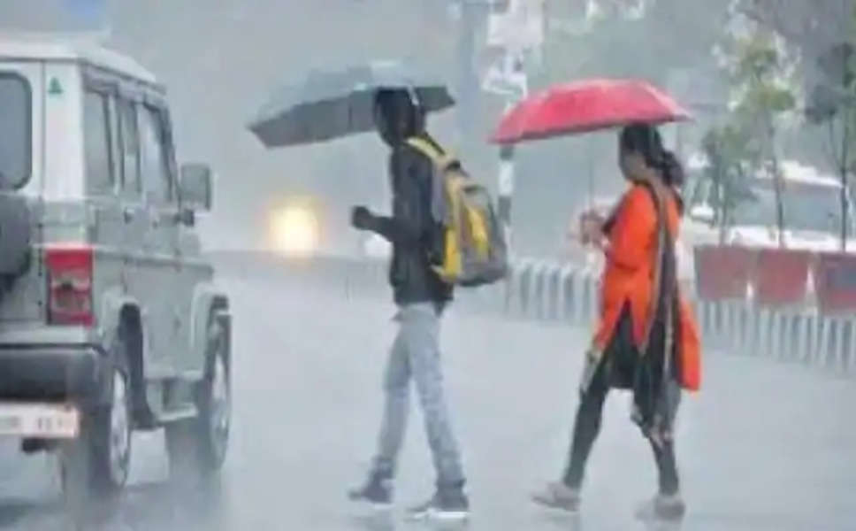 Aaj Ka Mousam: : दिल्ली-एनसीआर कई स्थानों पर रातभर रुक-रुककर हुई बारिश, आज भी इन राज्यों में बूंदाबांदी के आसार