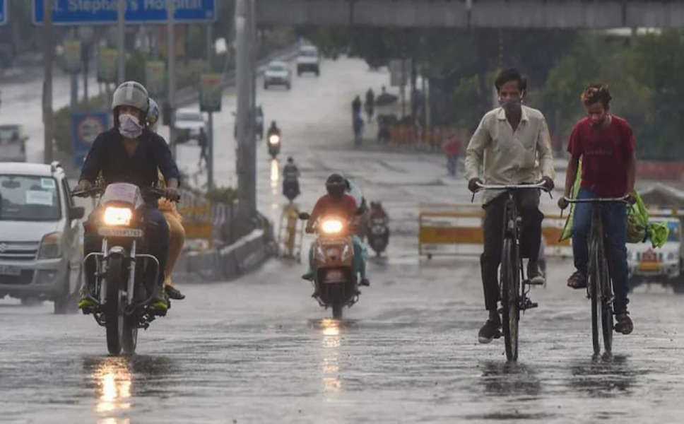 Aaj Ka Mosam: आज से बदला मौसम, कई शहरों में हल्की बारिश, शीतलहर से मिली राहत