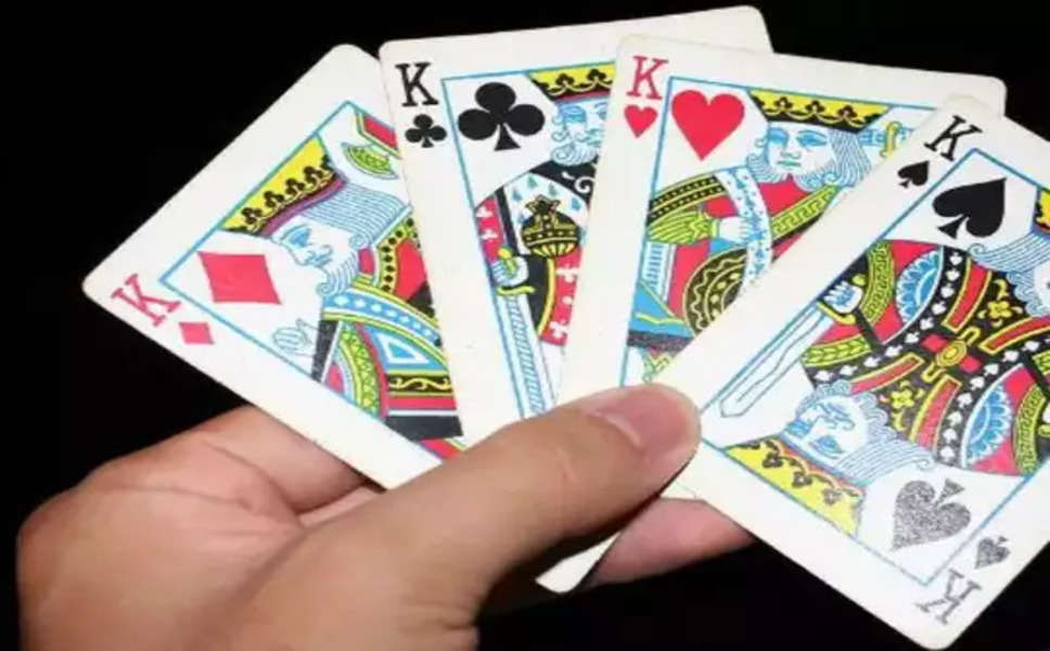 ताश की गड्डी में क्यों होते हैं केवल 52 कार्ड? 13 पत्तों का ही क्यों होता है हर एक सेट, जानें इसके पीछे की खास वजह