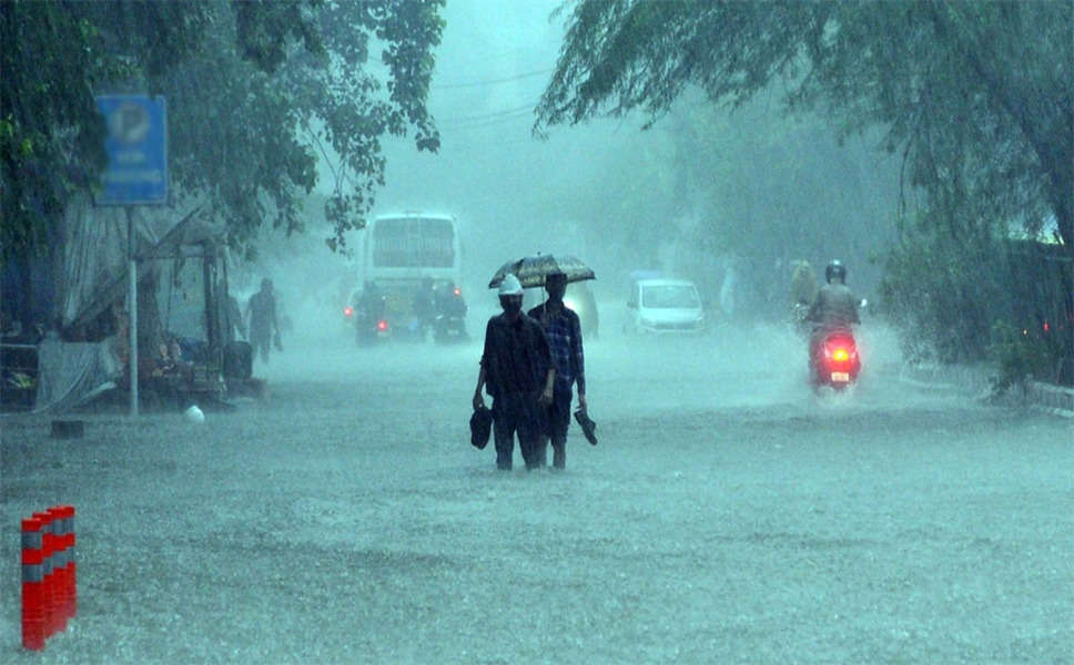 Weather Updates 18 October: भारतीय मौसम विज्ञान विभाग अलर्ट किया जारी, इन राज्यों में हो सकती भारी बारिश